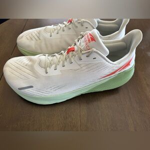 GUC Men’s Altra FWD Experience Size 14 White/Green/Red